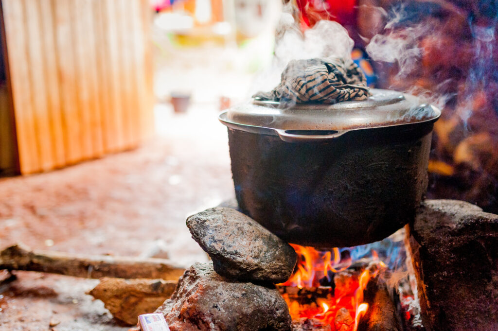 Carbon trading at work – promoting clean cooking stoves in Kenya