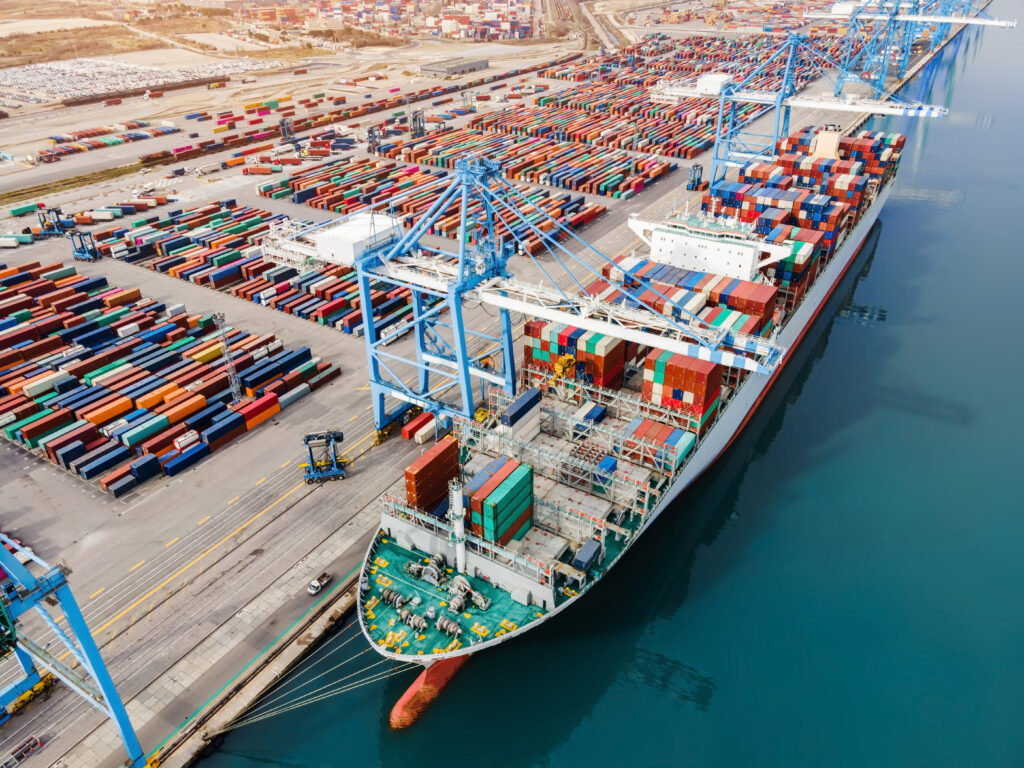 Global freight industry grapples with carbon emissions