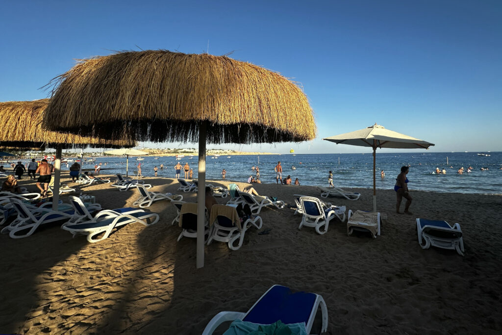 Middle East war clouds Egyptian tourism outlook
